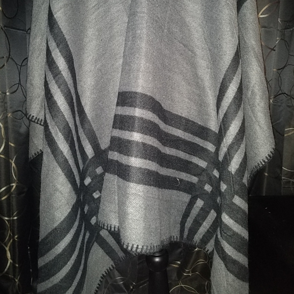💰Poncho - Picture 4 of 8